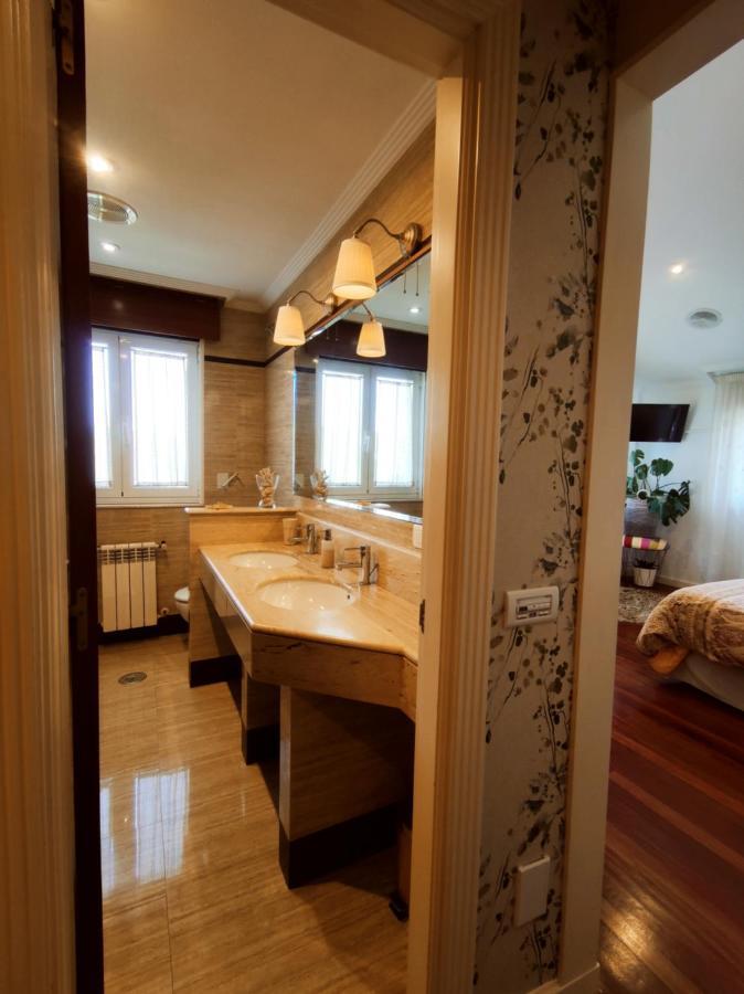 סנטיאגו דה קומפוסטלה Hhc - Holidays House Compostela מראה חיצוני תמונה
